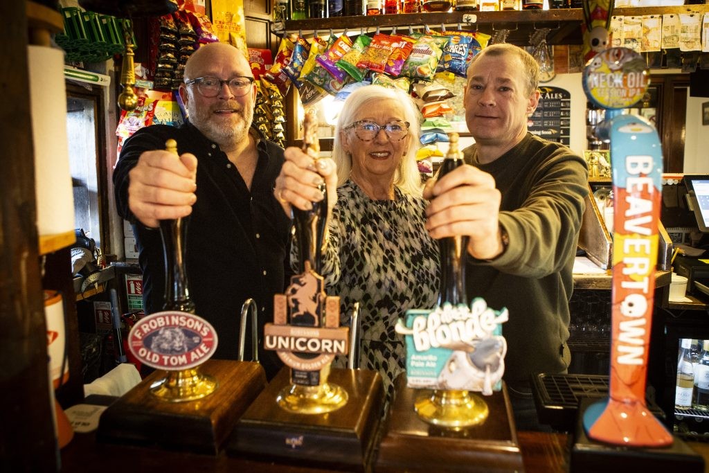 kings arms, fulshaw cross