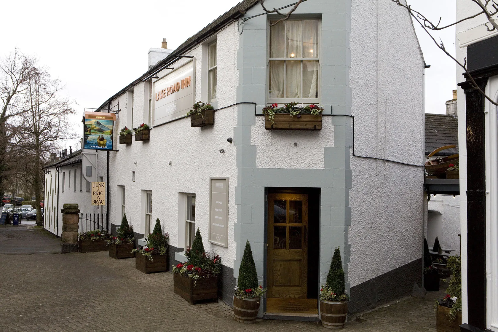 Lake Road Inn