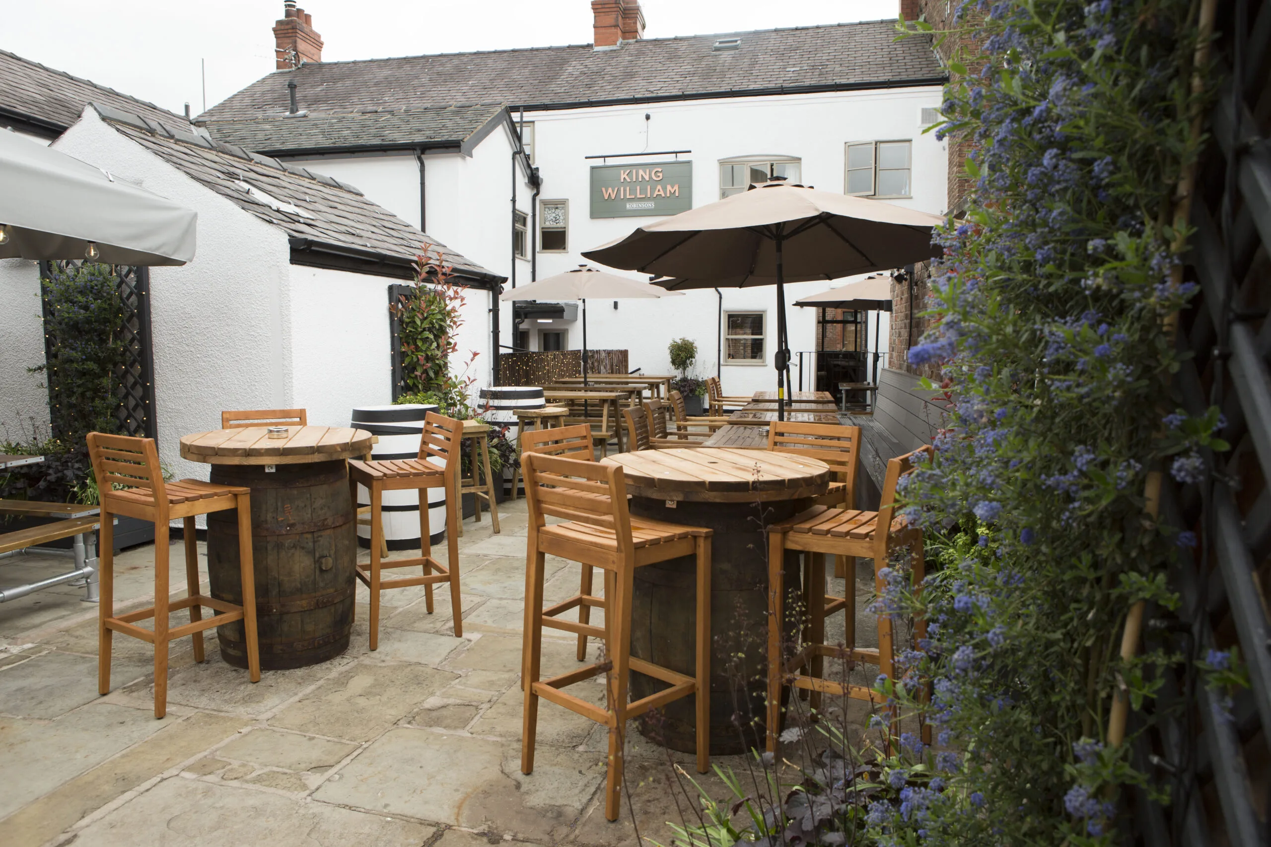THE KING WILLIAM, WILMSLOW, REOPENS FOLLOWING SUBSTANTIAL INVESTMENT