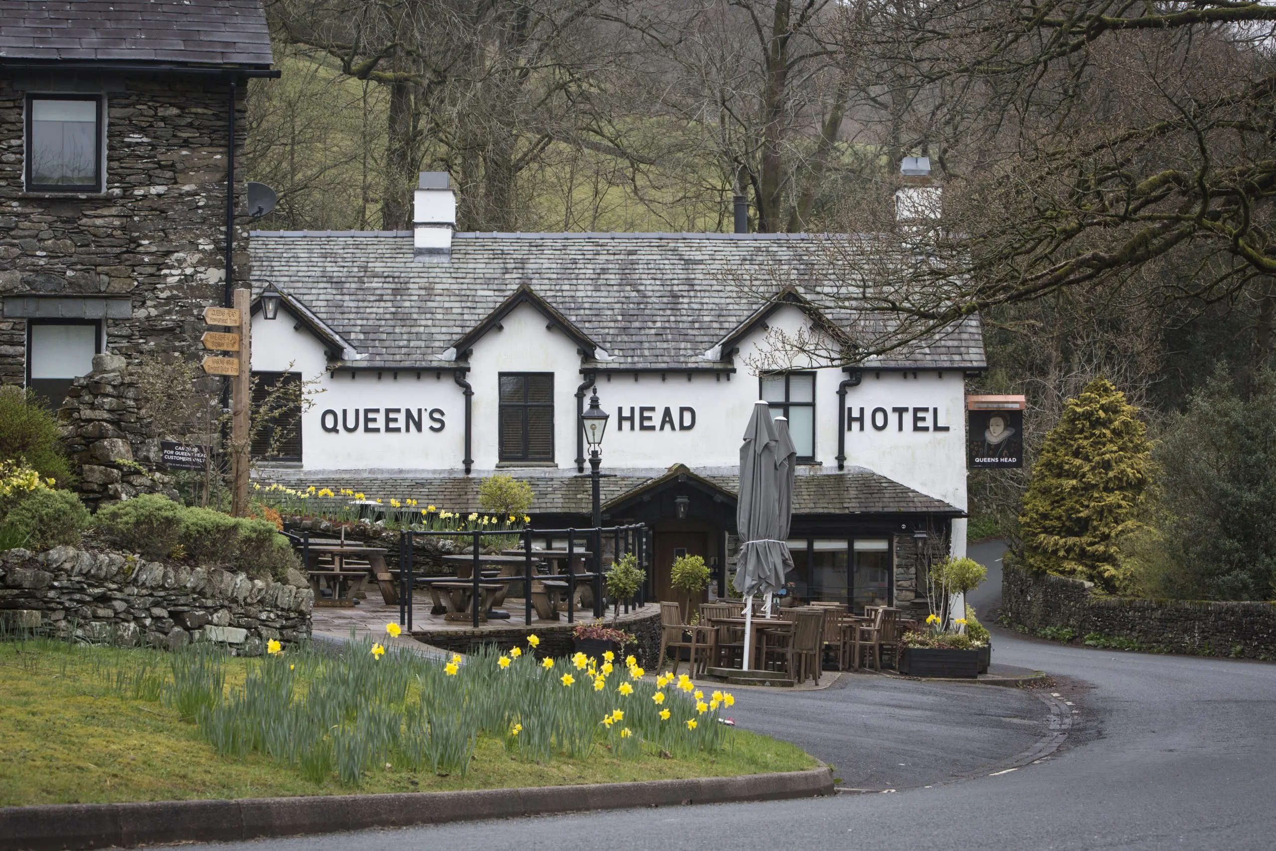 THE QUEENS HEAD IN TROUTBECK WINS ‘SMALL HOTEL OF THE YEAR’