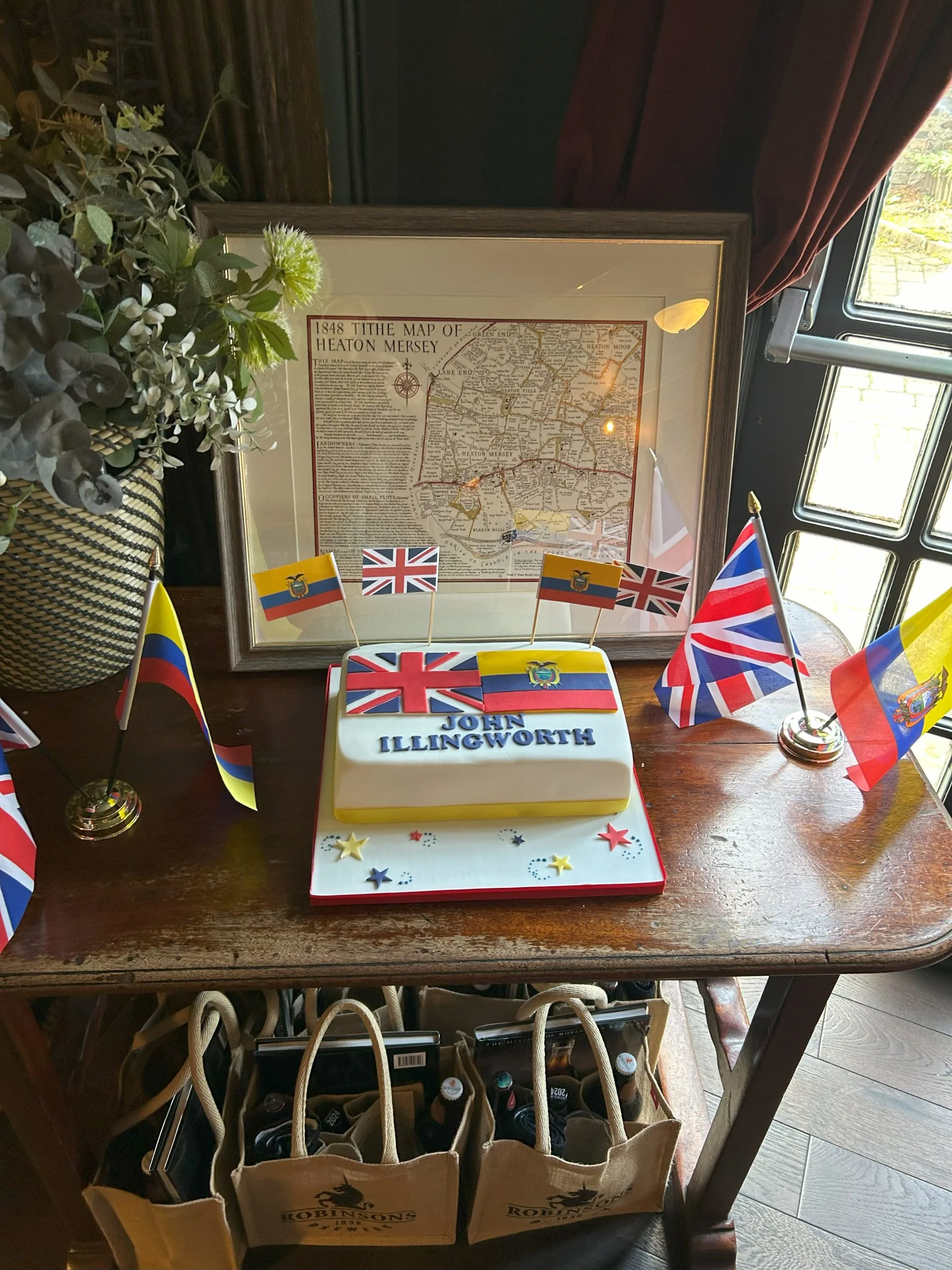 Plaque Unveiling at The Crown, Heaton Mersey | Robinsons Brewery