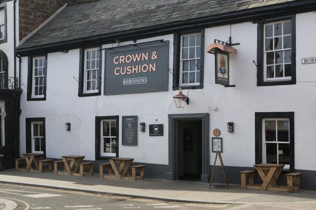 Crown & Cushion