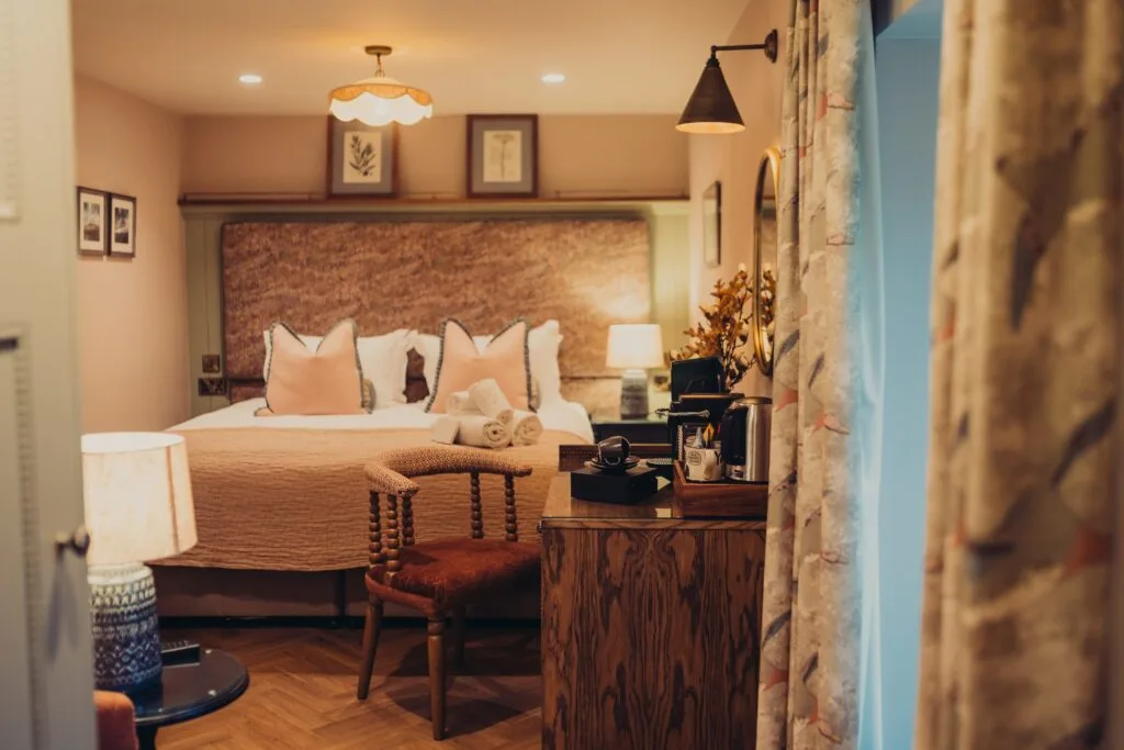 Fountaine Inn bedroom