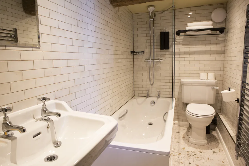 the unicorn inn ambleside bathroom