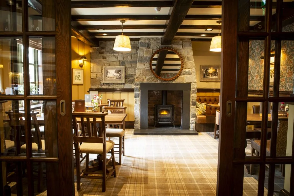 Glyn Y Weddw Arms snug room