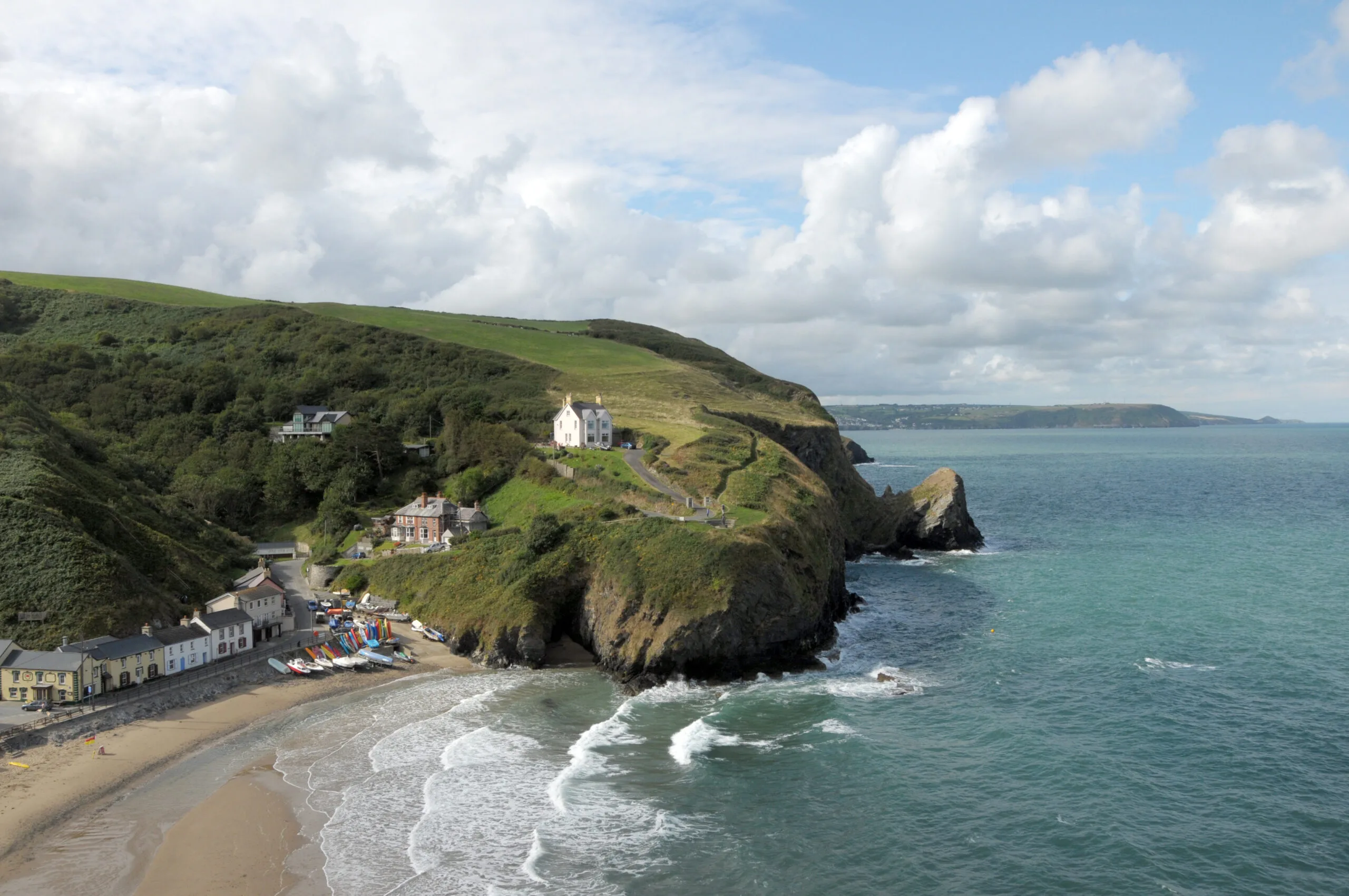 Explore the Llŷn Peninsula by foot