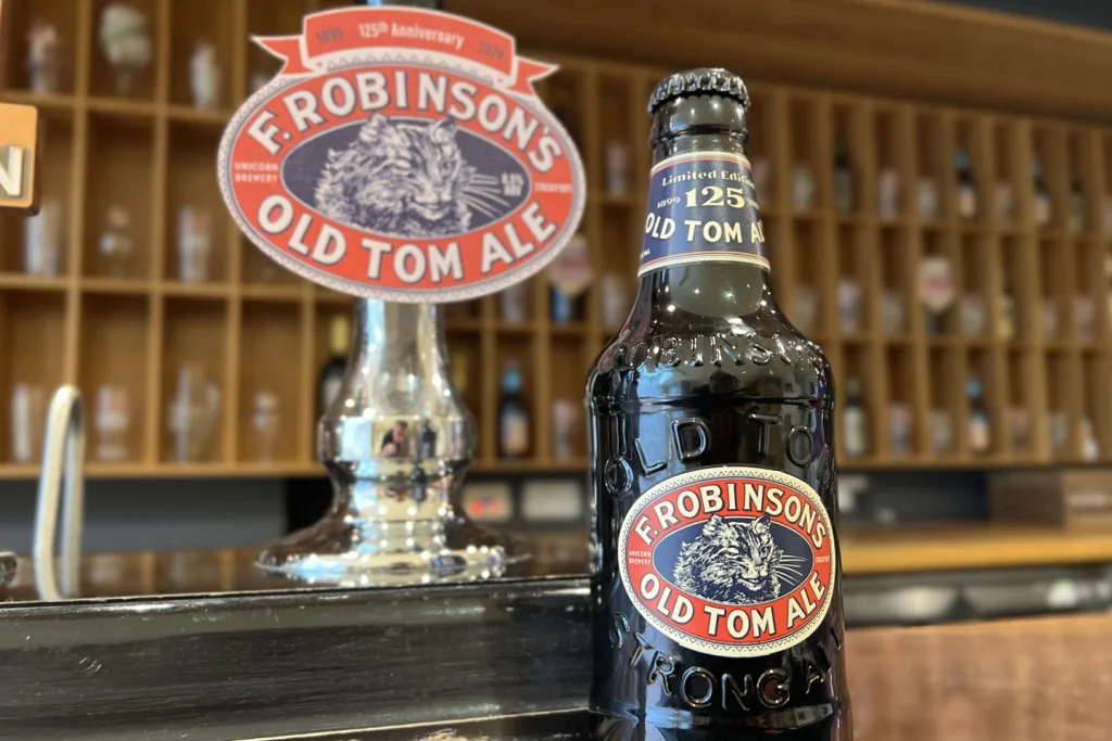 Old Tom bottle and pump clip